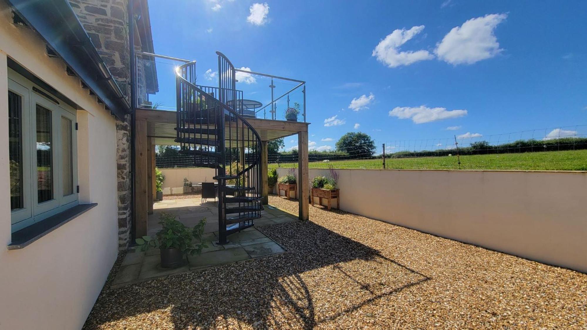 18th Century Renovated Barn In Beautiful Devon Countryside *